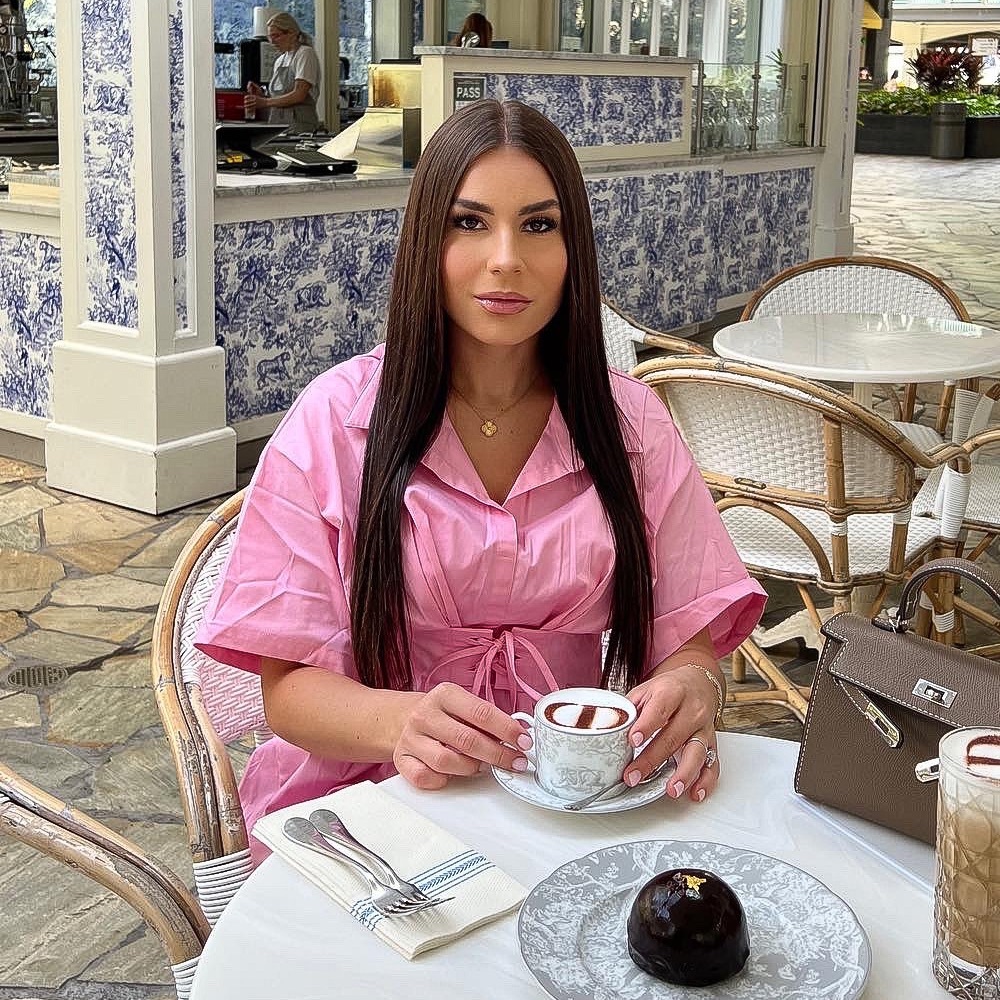 Meet your Posher, Vika